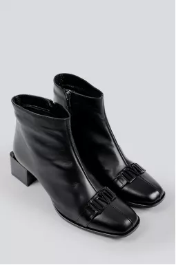 Черевики на підборах з прикрасою великих розмірів