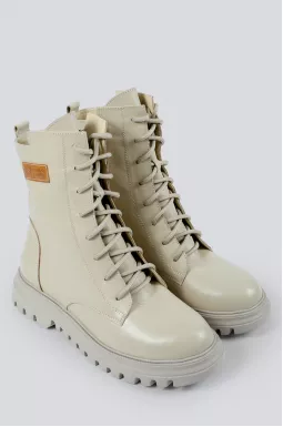 Ботинки на шнуровке в разных цветах больших размеров