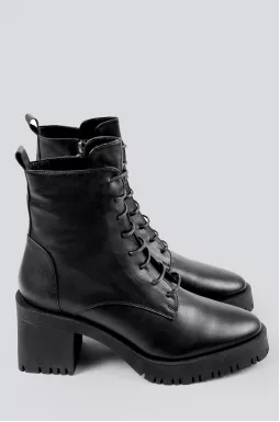 Черевики чорні шкіряні на підборах великих розмірів