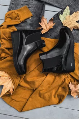 Лаковые челси на танкетке больших размеров