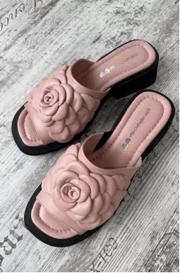 Мюли пудровые с цветком больших размеров