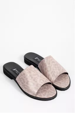 Шлепанцы в змеиный принт больших размеров