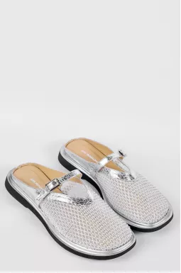 Мюлі в сріблястому відтінку з декоративними камінцями великих розмірів