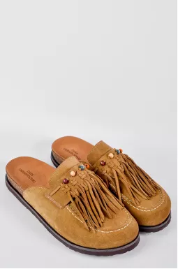 Мюли песочного цвета с бахромой и цветными бусинами больших размеров