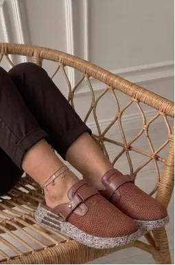 Мюлі в коричневому кольорі з фактурним верхом великих розмірів