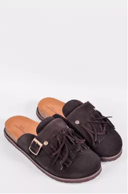 Мюли в цвете шоколад с декоративными кисточками и пряжкой больших размеров