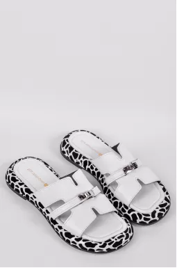 Шльопанці з контрастною підошвою та білим верхом великих розмірів