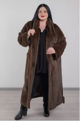 Шуба з поясом та декоративними китицями великих розмірів