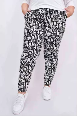 Брюки зауженные с принтом батал