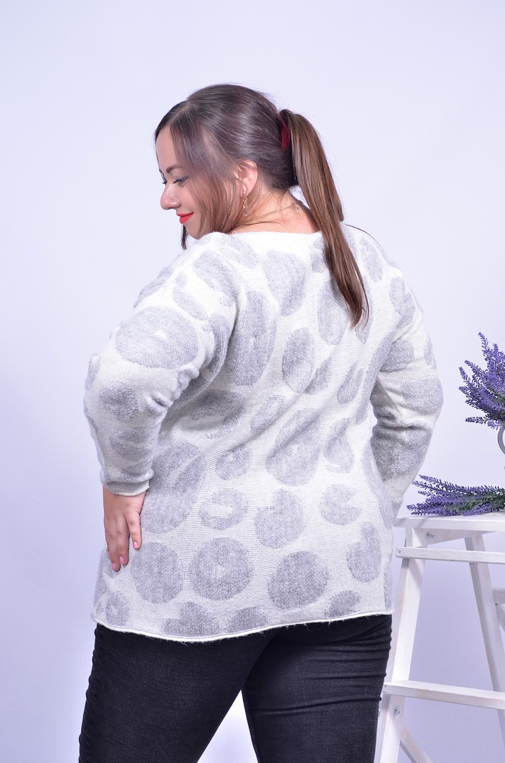 Мягкий теплый свитер