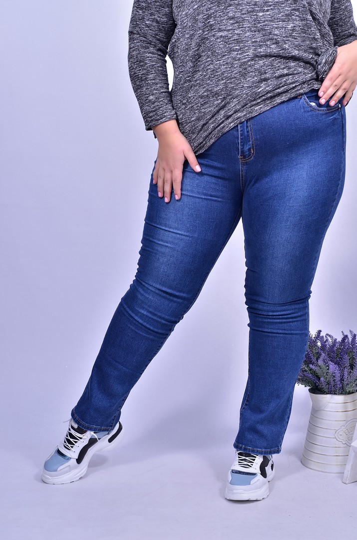 Зауженные джинсы слимы