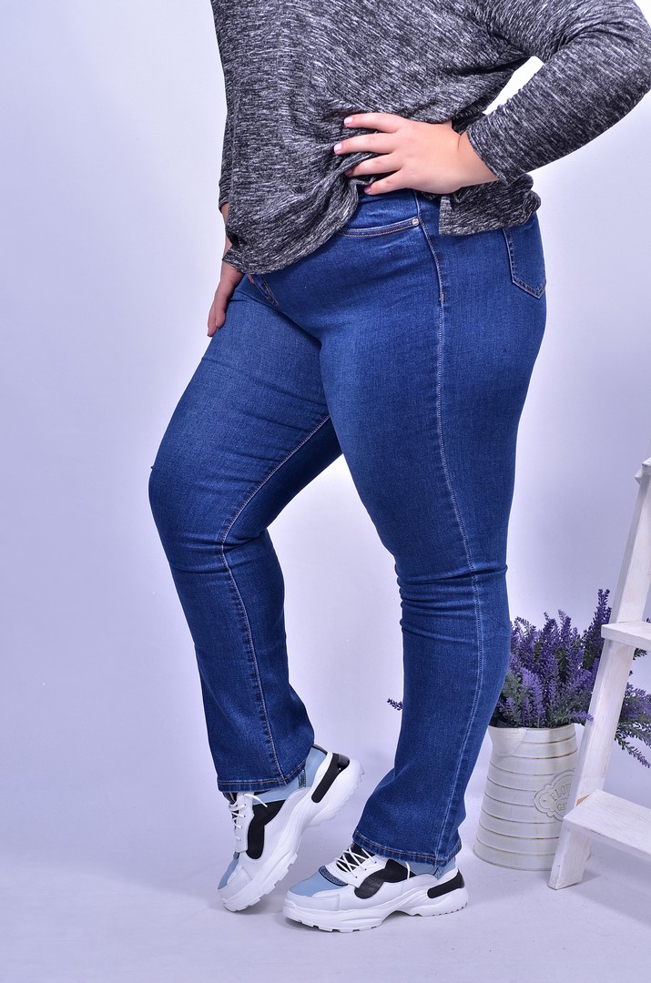 Зауженные джинсы слимы