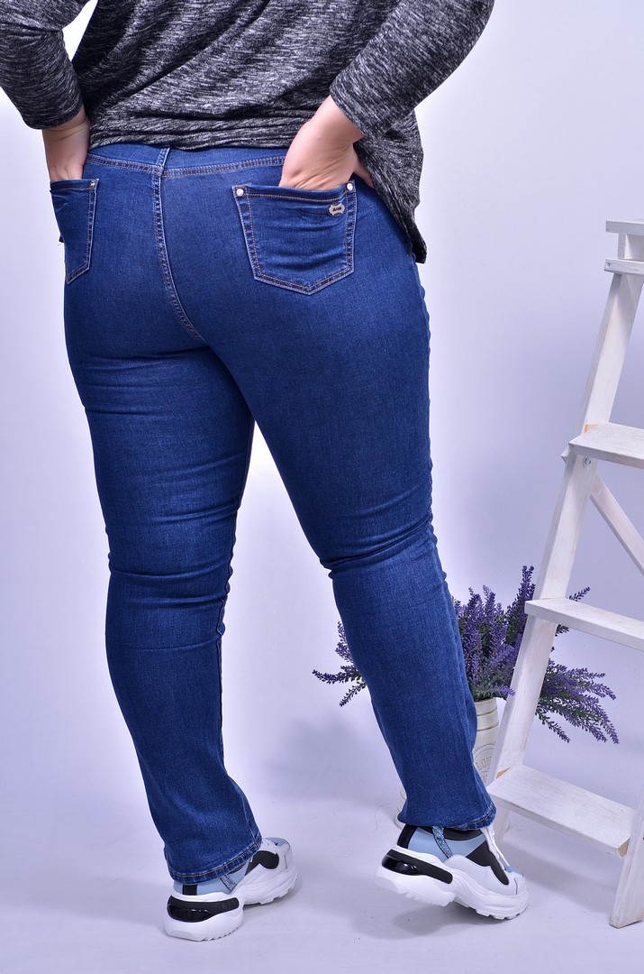 Зауженные джинсы слимы