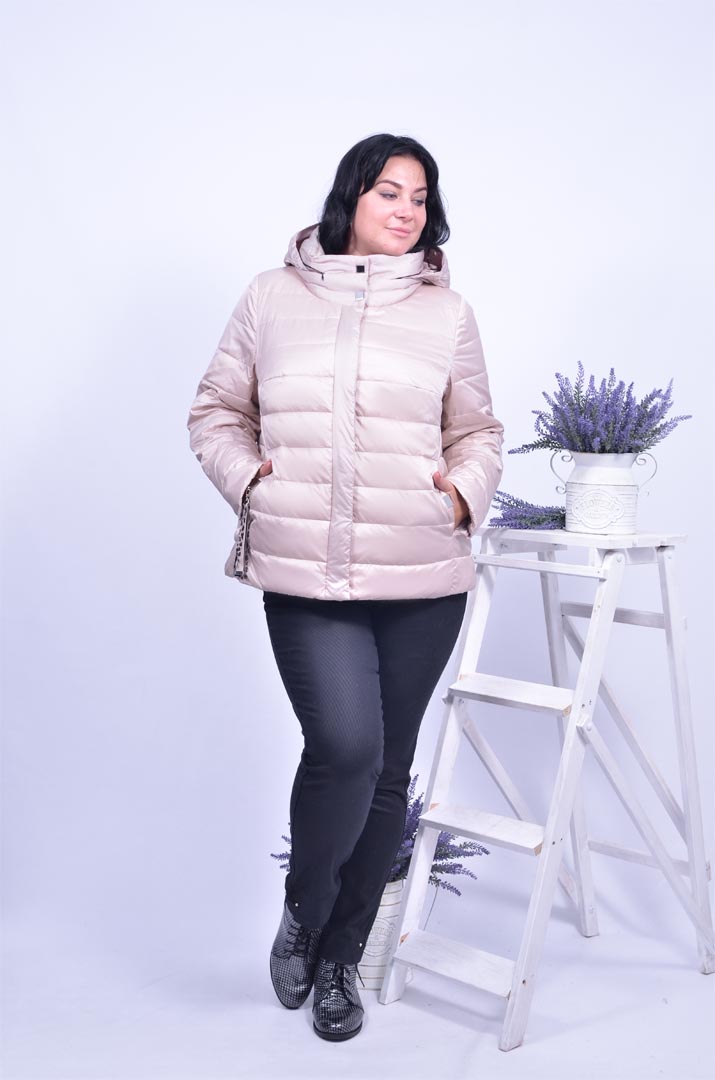 Куртка коротка з капюшоном супер батал