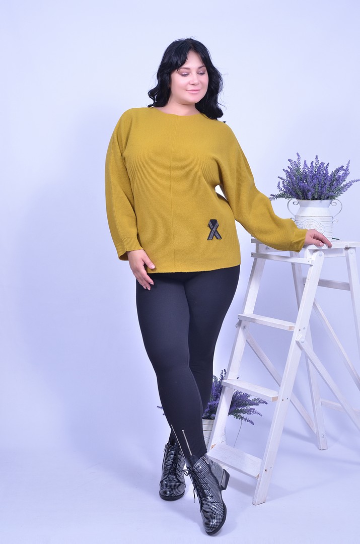 Джемпер с аксессуаром батал