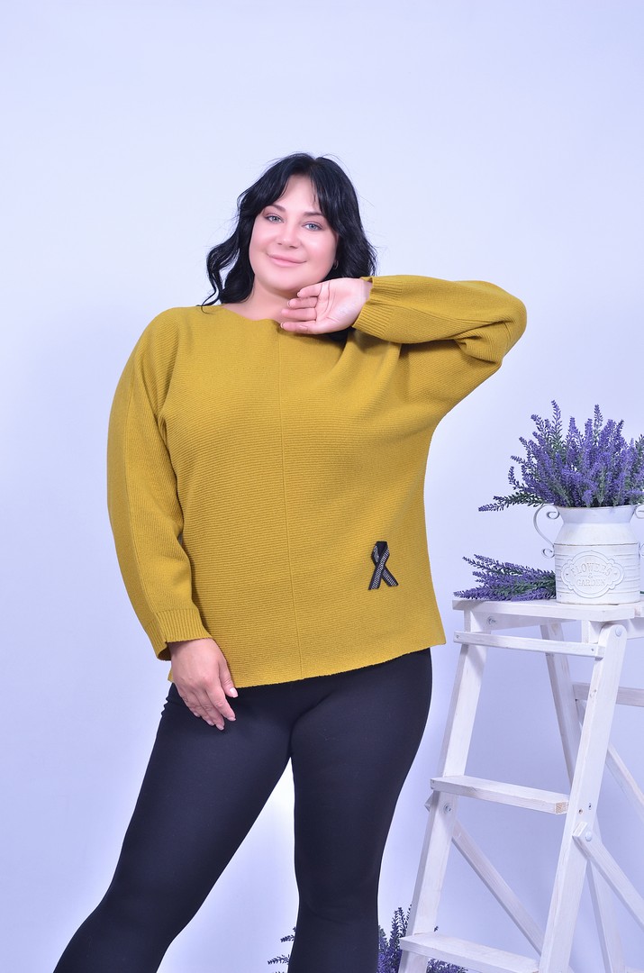 Джемпер с аксессуаром батал