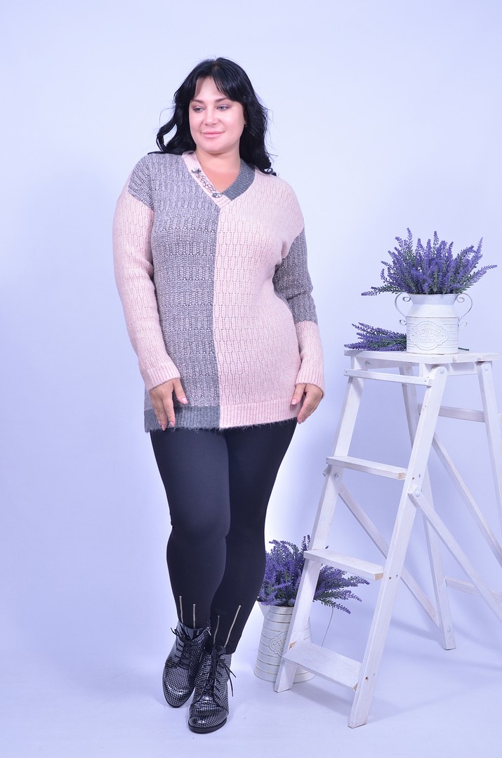 Светр з аксесуаром