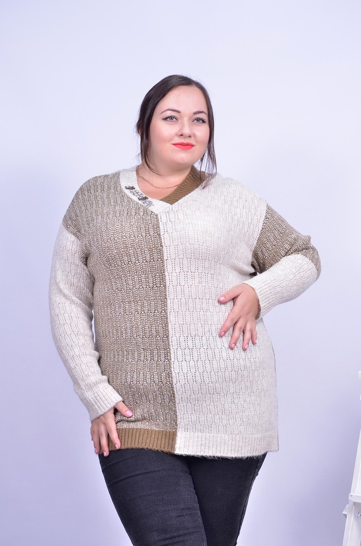 Светр з аксесуаром