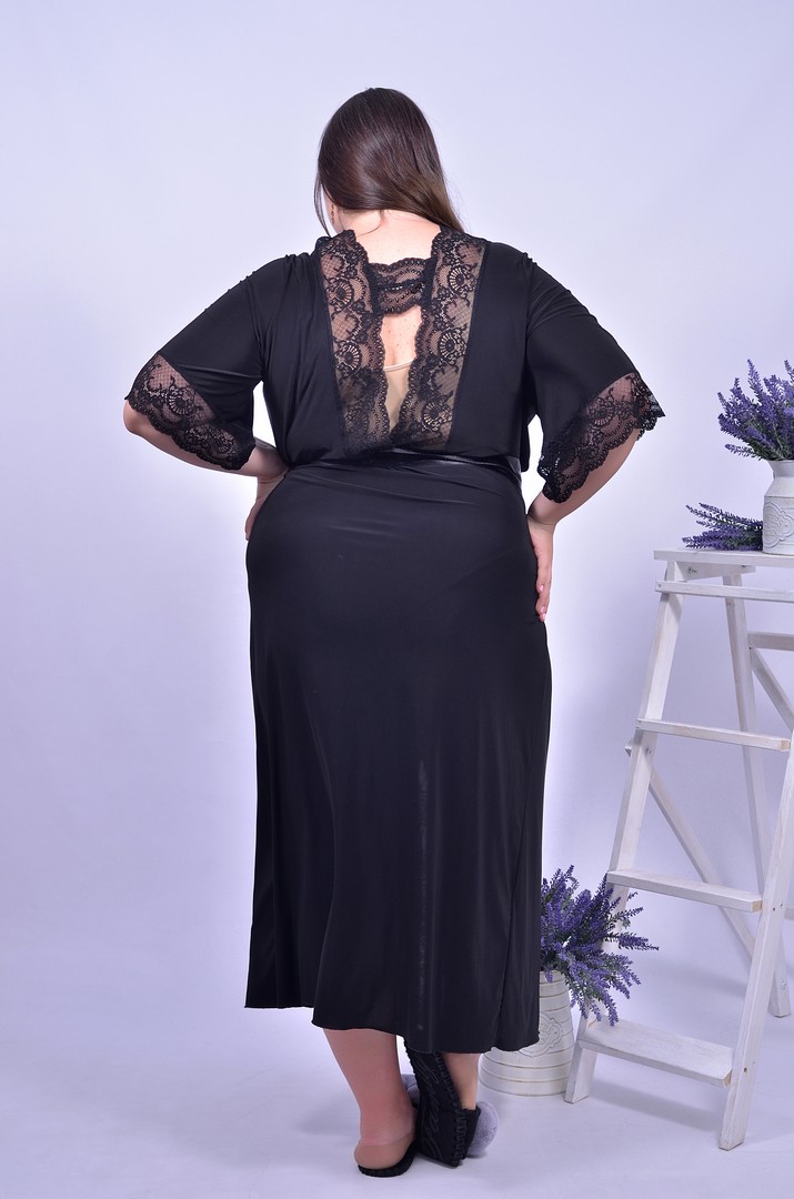 Довгий халат з мереживом батал