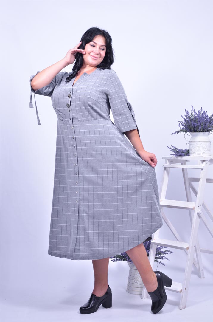 Сукня в клітинку батал