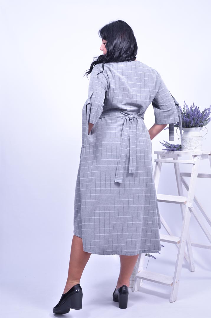 Сукня в клітинку батал