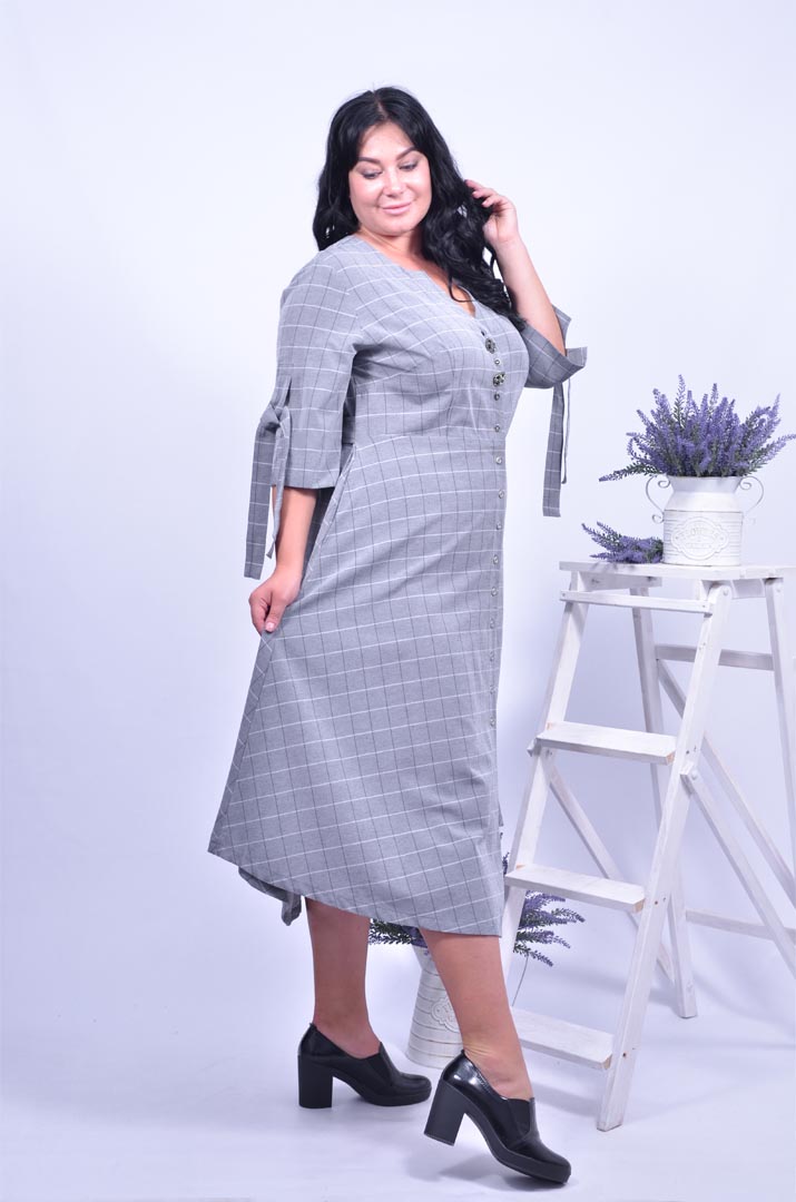 Сукня в клітинку батал