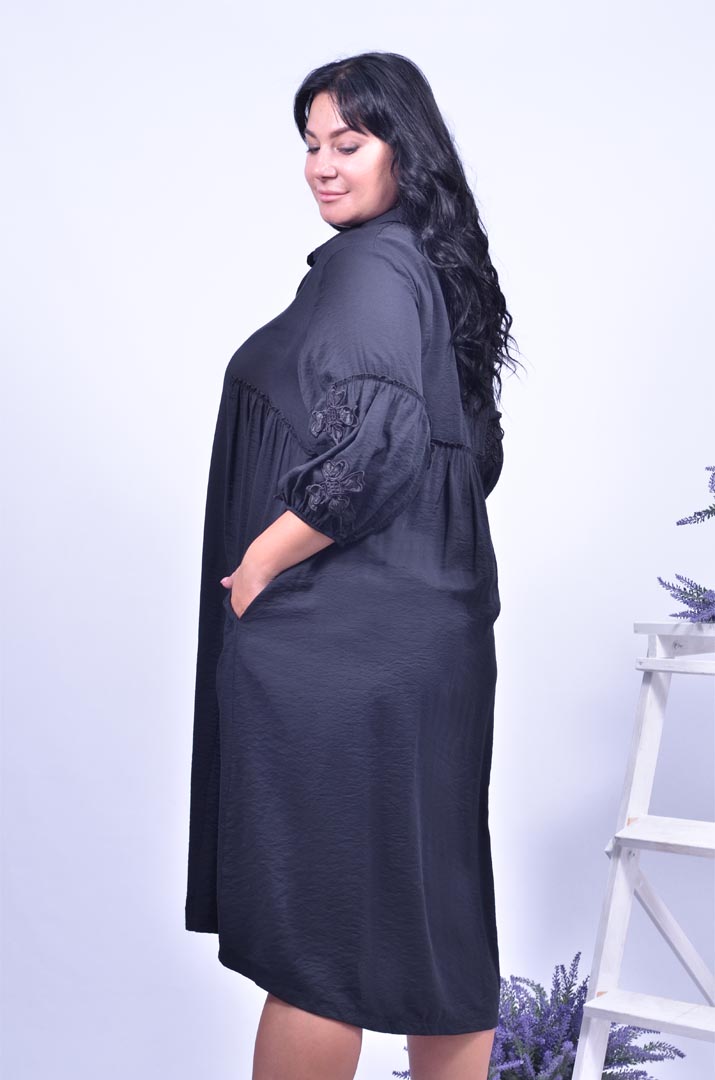 Класична сукня з кишенями батал