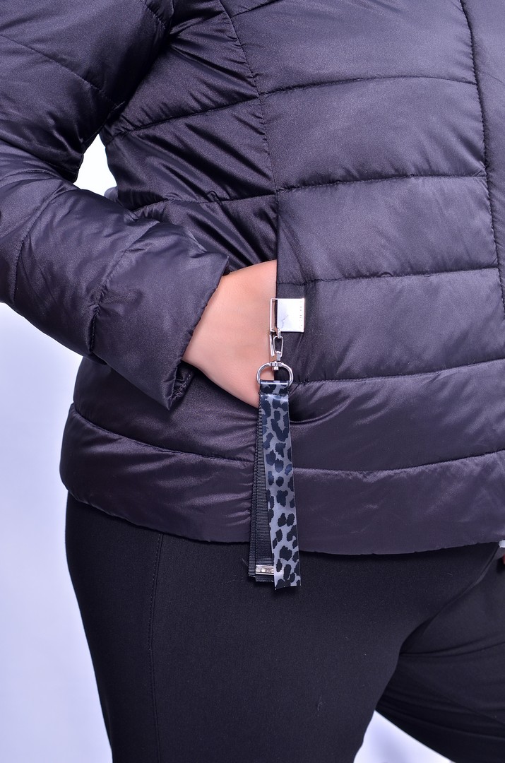 Куртка коротка з капюшоном супер батал