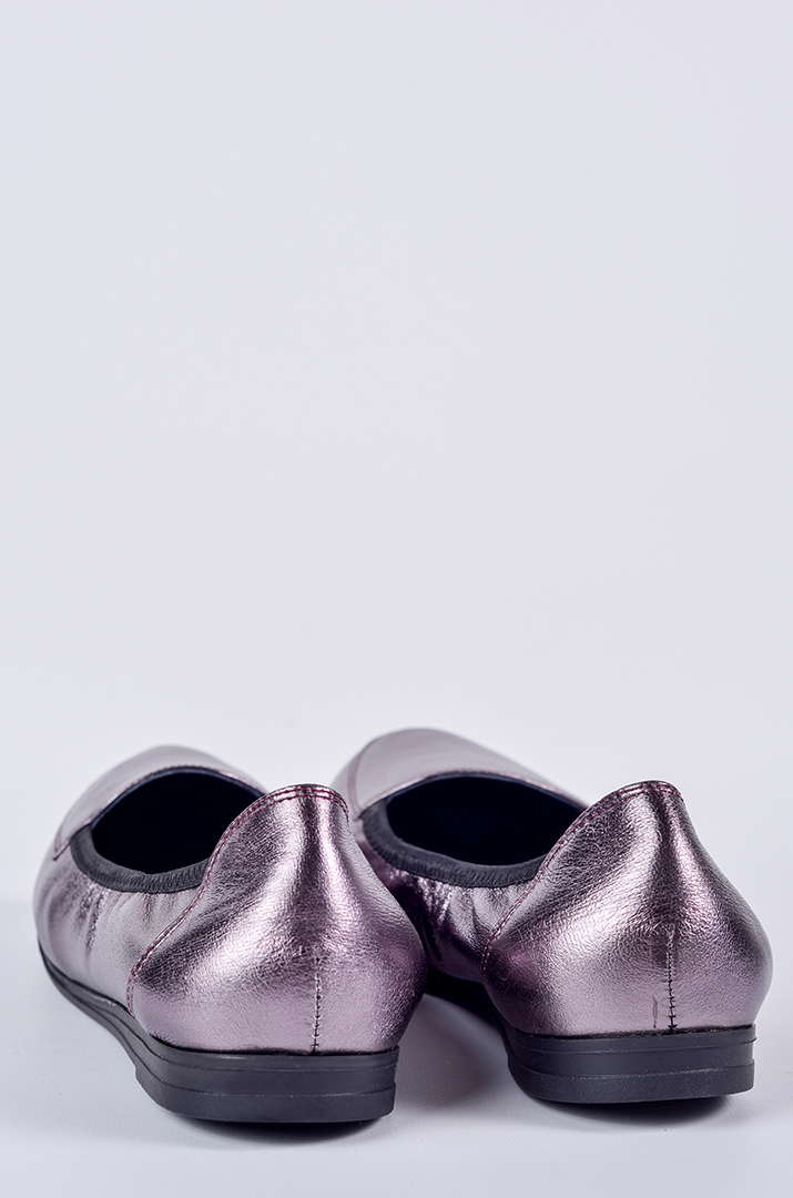 Шкіряні балетки в ліловому відтінку з легким мерехтінням великих розмірів