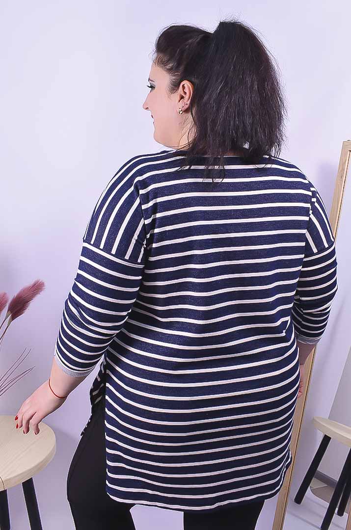 Блуза довга з кишенями у смужку супер батал