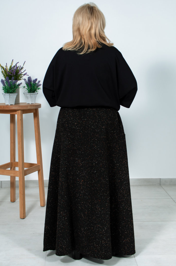 Bluza_korotka_z_vysokoiu_horlovynoiu_ta_prykrasamy_batal_Pyshna_Krasа Блуза коротка з високою горловиною та прикрасами батал