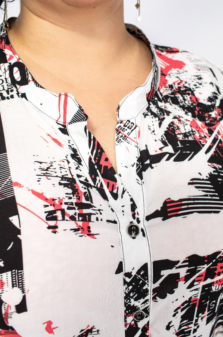 Ніжна довга блуза в абстрактний принт супер батал