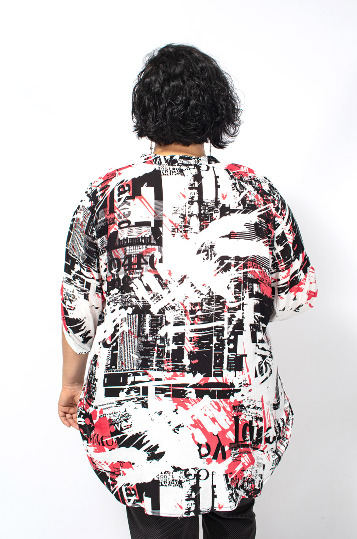 Ніжна довга блуза в абстрактний принт супер батал