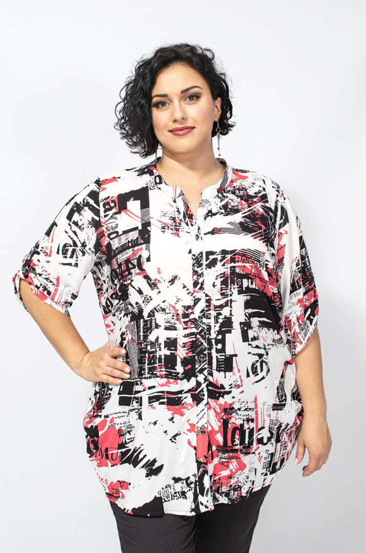 Ніжна довга блуза в абстрактний принт супер батал