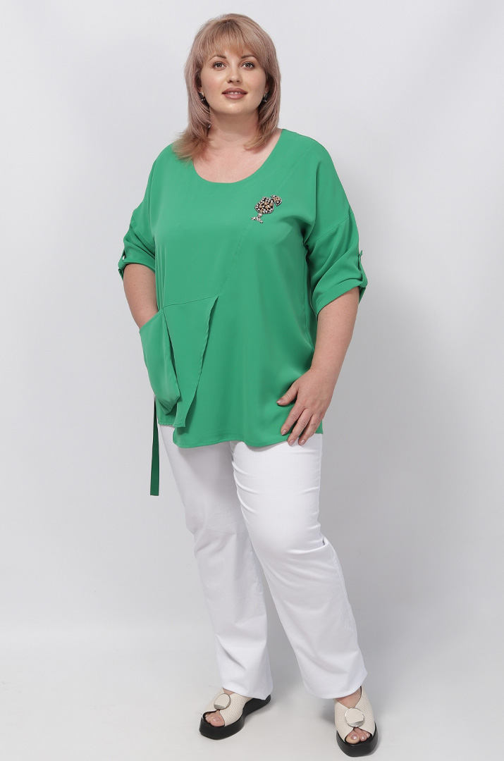 Блуза шовк з кишенею та декором батал