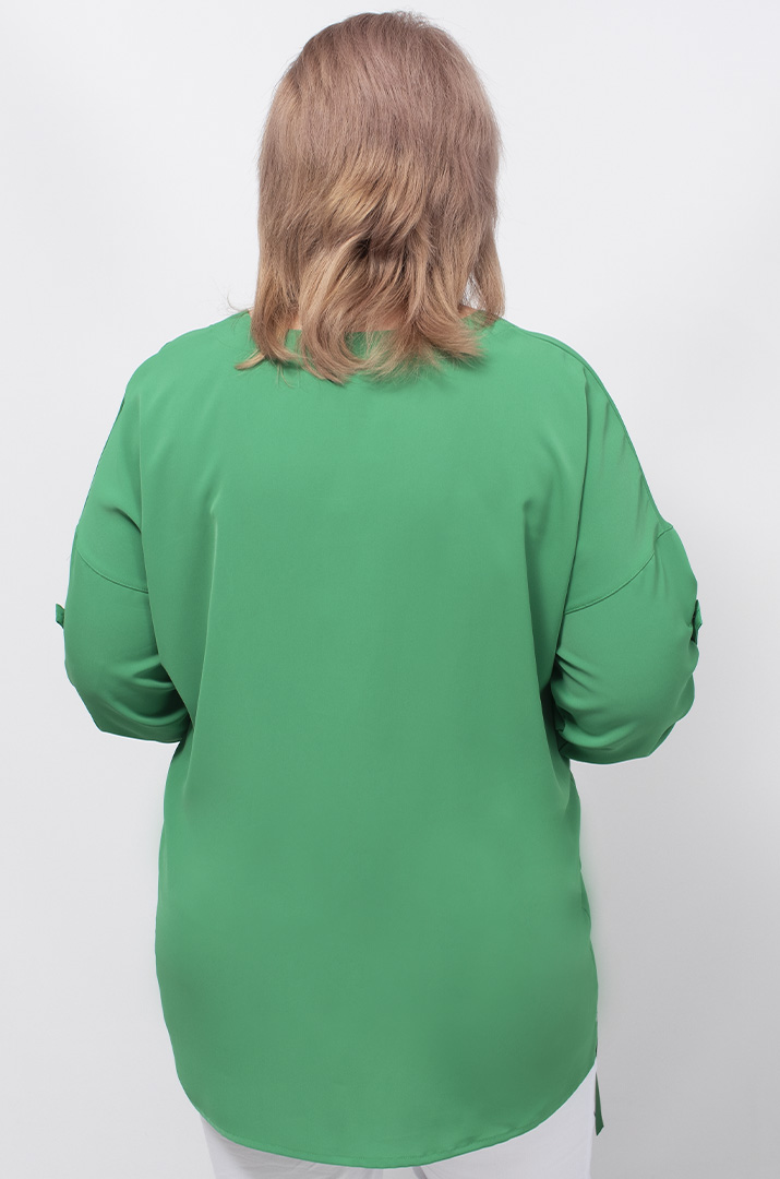 Блуза шовк з кишенею та декором батал