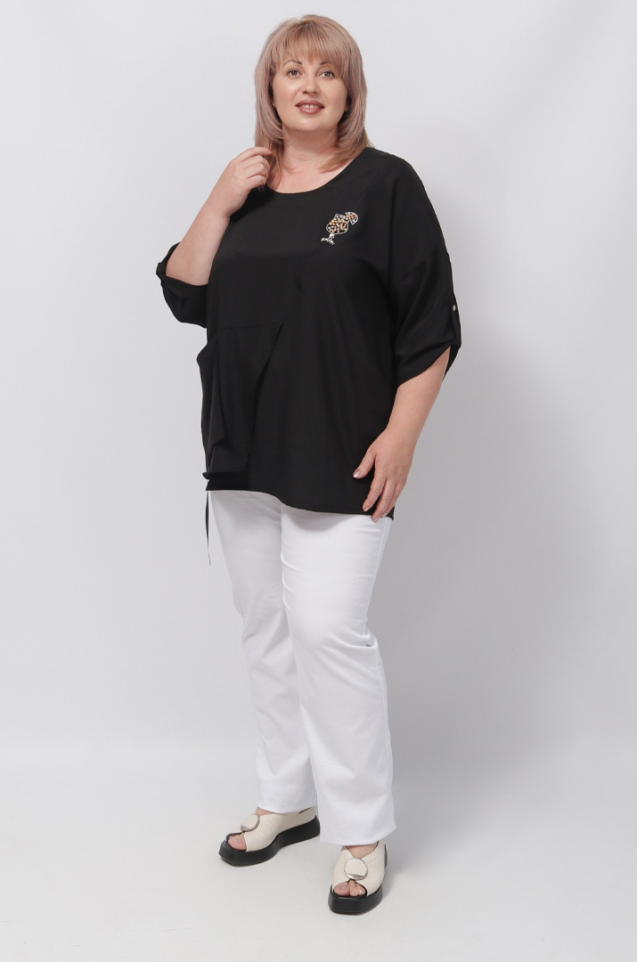 Блуза шовк з кишенею та декором батал