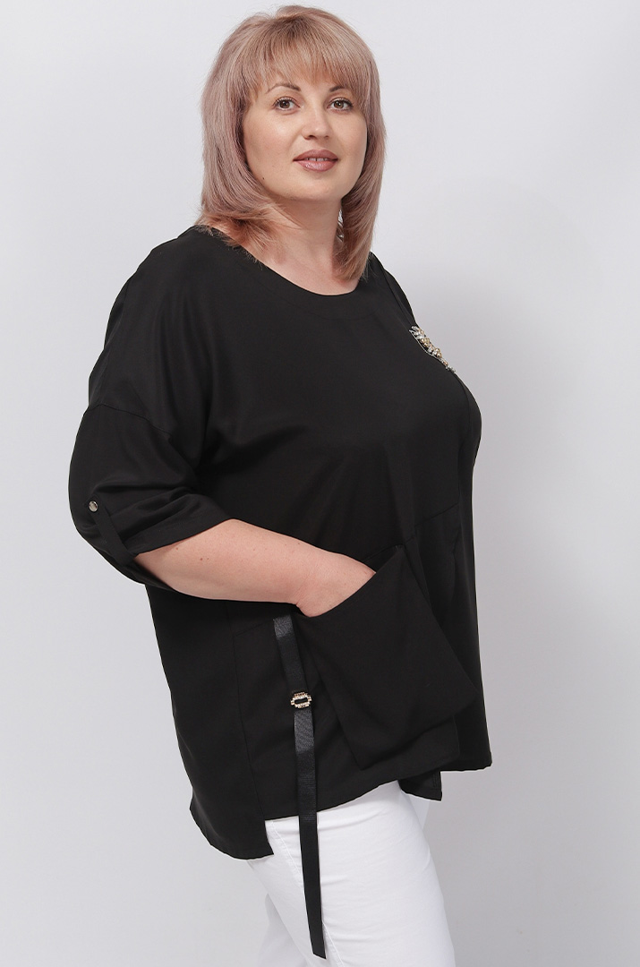 Блуза шовк з кишенею та декором батал