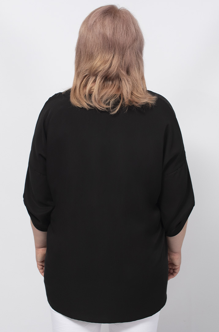 Блуза шовк з кишенею та декором батал