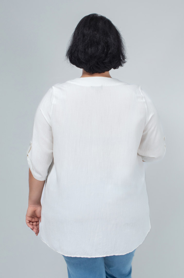 Блуза льняна з прикрасами батал