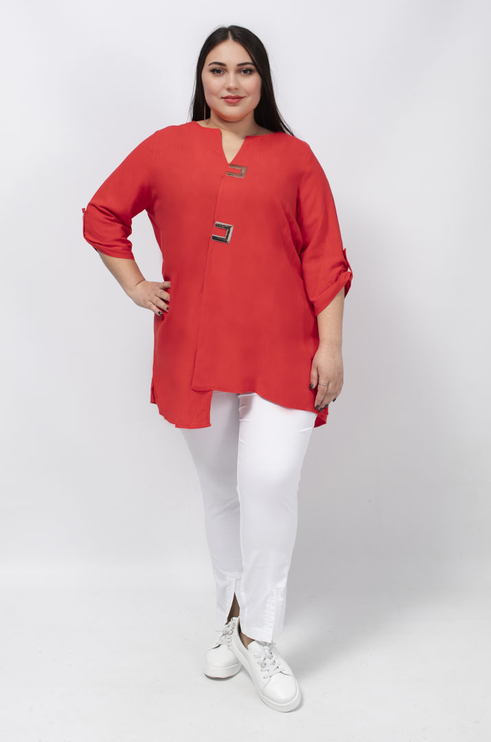 Блуза льняна з прикрасами батал