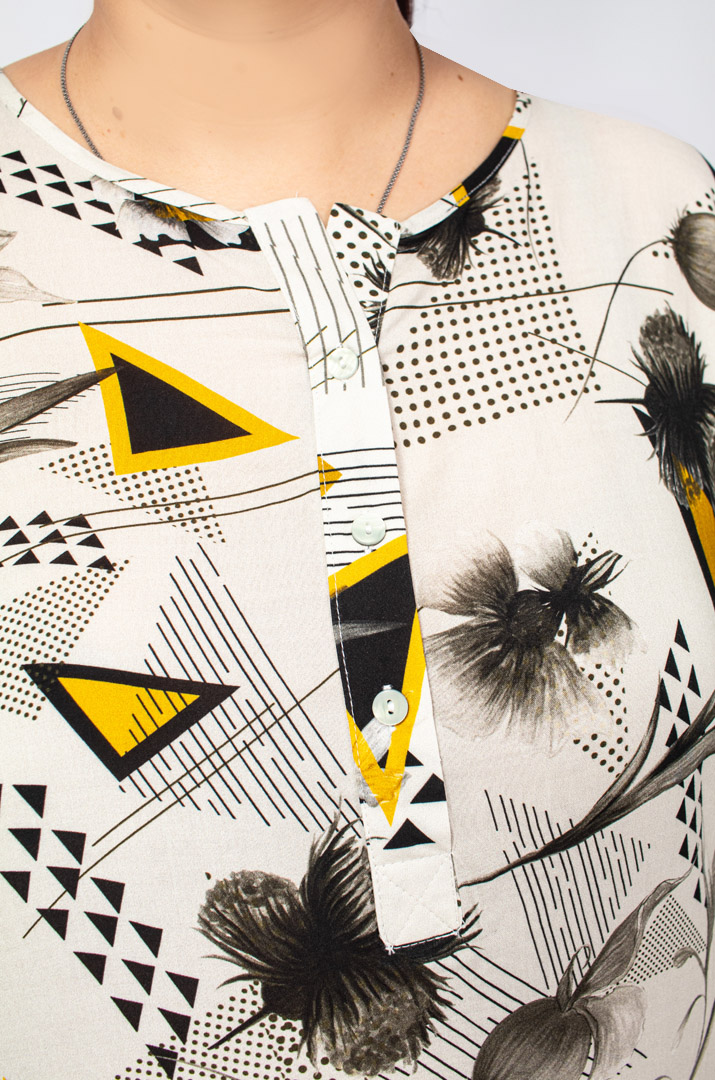 Легка блуза із штапелю в принт супер батал