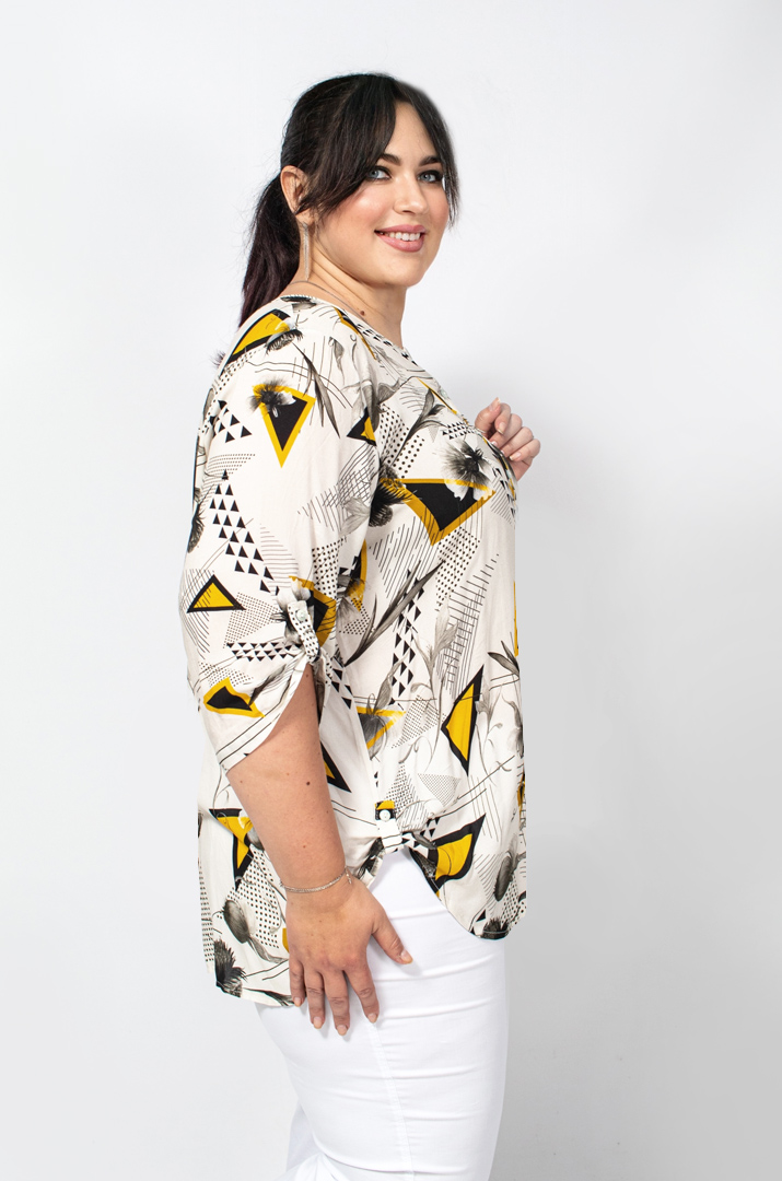 Легка блуза із штапелю в принт супер батал