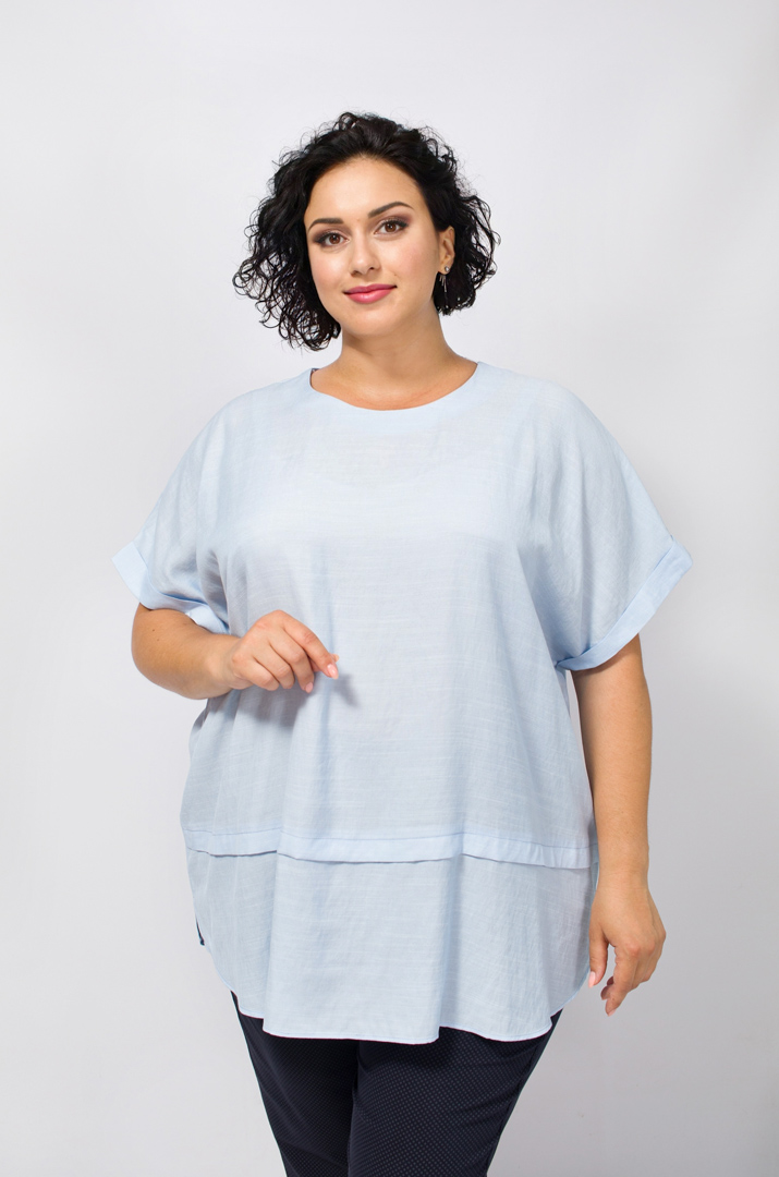 Світла льняна однотонна блуза супер батал