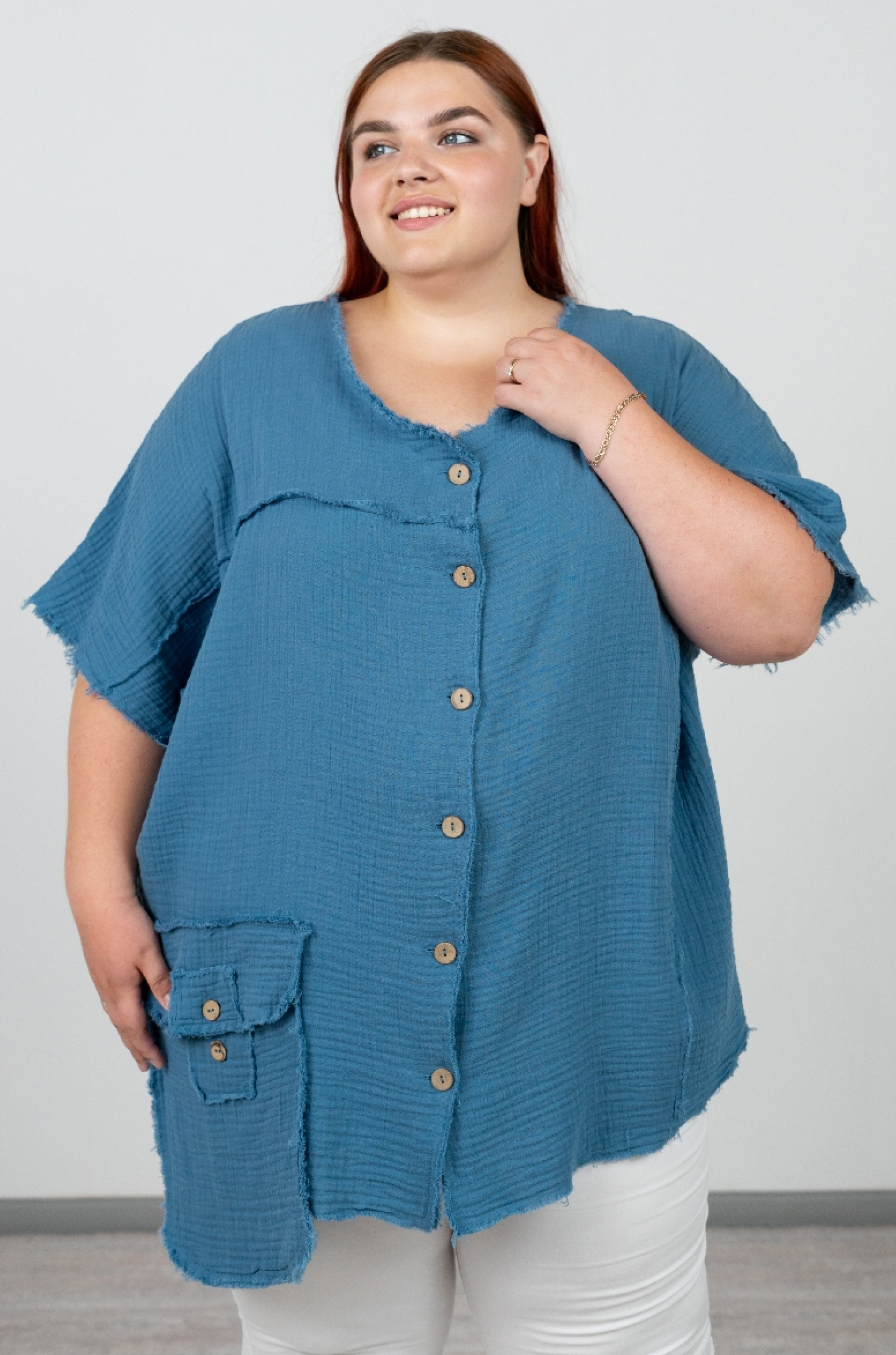 Бавовняна блуза з ефектом необроблених країв великих розмірів