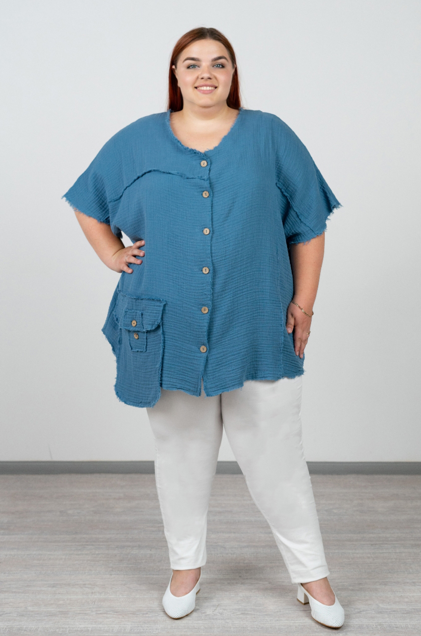 Бавовняна блуза з ефектом необроблених країв великих розмірів