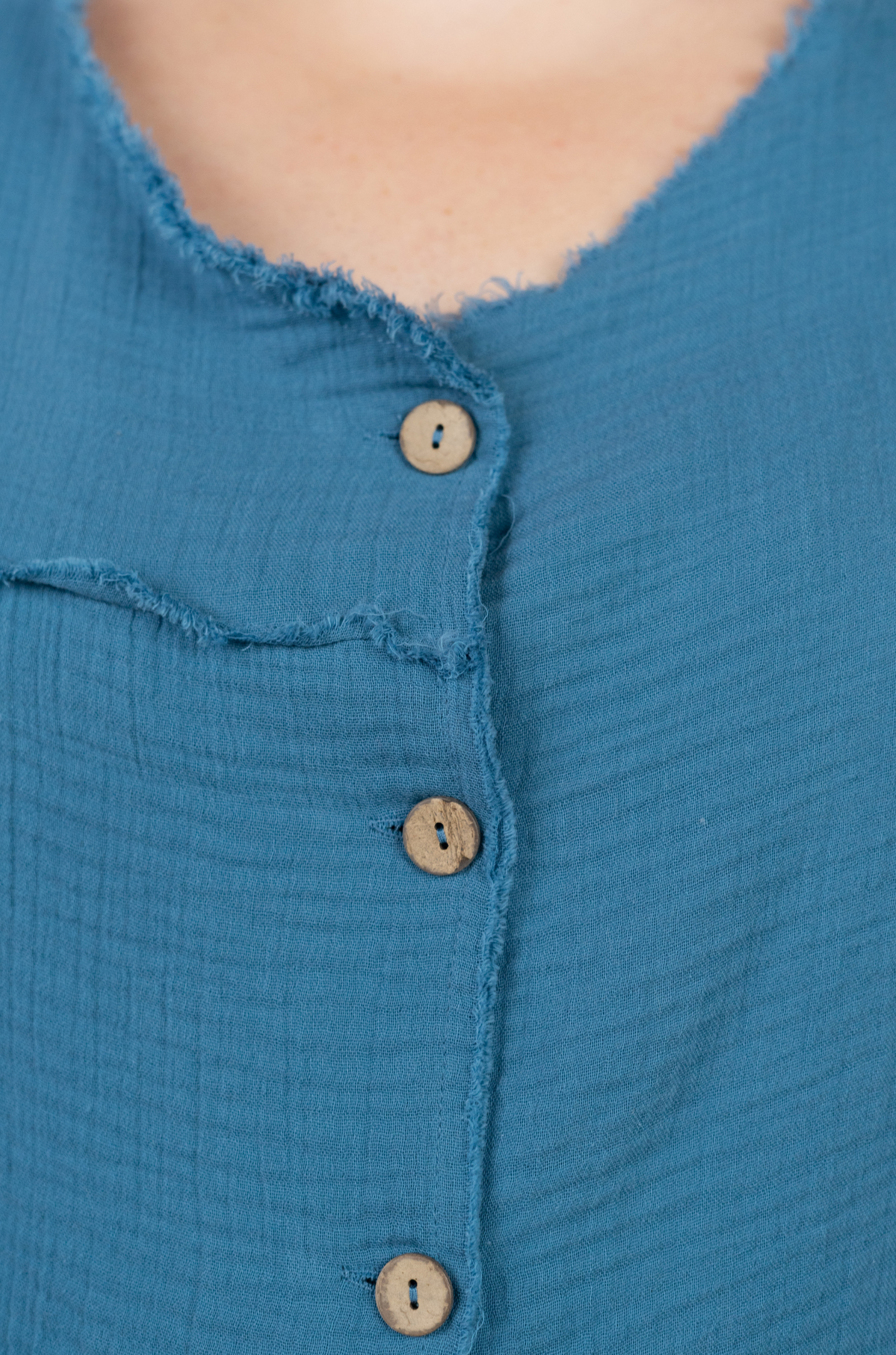 Бавовняна блуза з ефектом необроблених країв великих розмірів