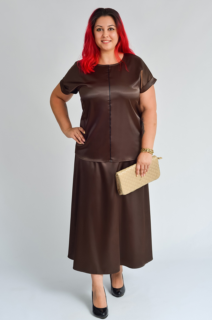 Атласная блуза с вертикальным декором больших размеров