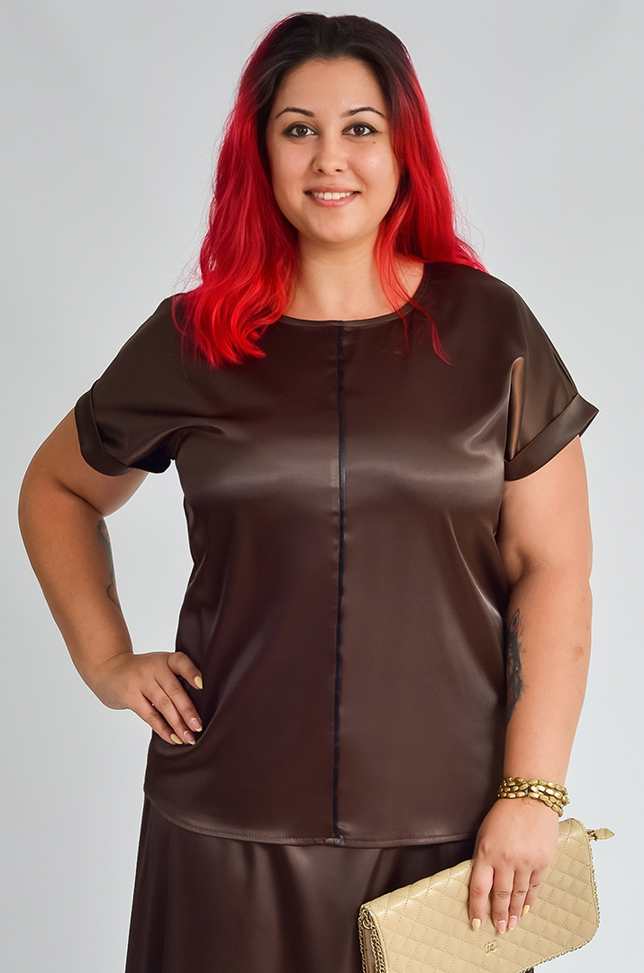 Атласная блуза с вертикальным декором больших размеров