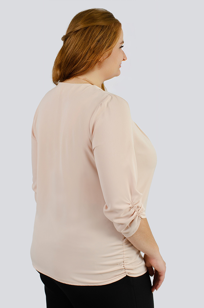 Нежная однотонная блуза больших размеров